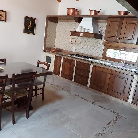 مبيت وإفطار Santo Stefano del Sole La Casa Sull'Aia,Av المظهر الخارجي الصورة