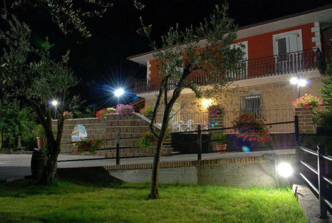مبيت وإفطار Santo Stefano del Sole La Casa Sull'Aia,Av المظهر الخارجي الصورة